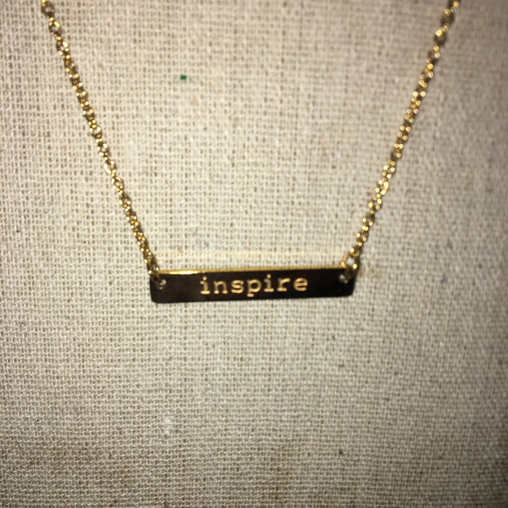 🌈 Gold inspire bar necklace